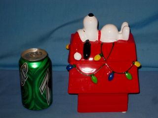 Euc 50th Anniversary Peanuts Snoopy On Dog House Christmas Ceramic Cookie Jar