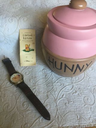 Winnie The Pooh Watch With Hunny Pot - Watch Collectors Club Series Vl Le