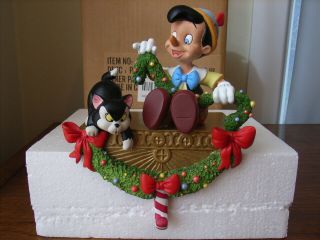 Disney Pinocchio Christmas Garland Stocking Holder Figaro Black Cat