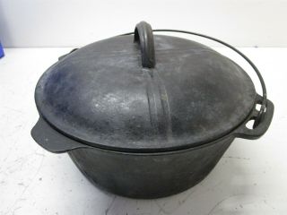 Vintage Unbranded Cast Iron Pot With Lid And Handle