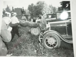 Vintage Crime Scene Photo Transportingthe Body Like Game On Pole1930 B&w 8 X 10 "