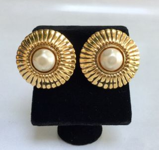 Chanel Signed Vintage Earrings Imitation Pearl Clip - On Gold Made In France