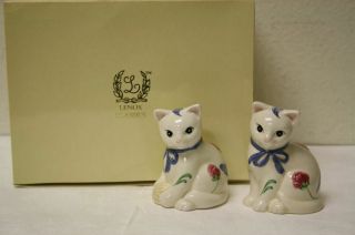 Set Of 2 Lenox Porcelain Cat Salt & Pepper Shakers Lovely 28l