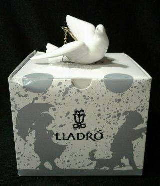 Retired Lladro Flying Dove Bird Porcelain Ornament 06267