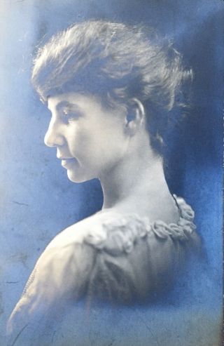 1910’s Vintage Elegant Pretty Young Lady Side Profile Photo Portrait