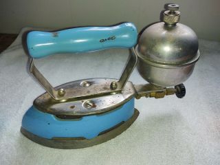 Vintage Coleman Lamp & Stove Co Limit Gas Iron Instant - Lite Blue Enamel Model 4a