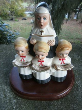 Vintage Porcelain Music Box - Nun And Choir Boys Figurine - Japan 5.  0 " X 6.  5”