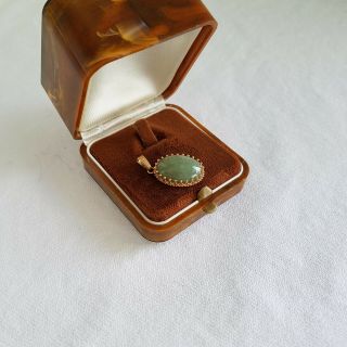 Vintage 14k Gold Jade Pendant,  Fancy Crown Like Mounting