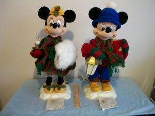 Disney Christmas Animated & Musical Mickey And Minnie Mouse.