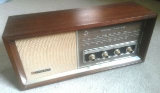 Panasonic Table Top Radio,  Vintage 1967,  RE - 756 Solid State AM/FM,  Wood Case 2