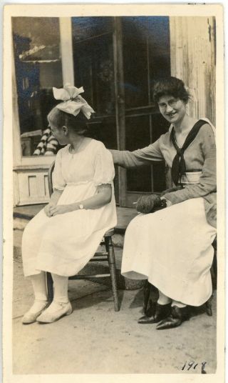 1918 Photo Ia Iowa Sac City Woman Knitting & Girl Hawks Family Store Storefront