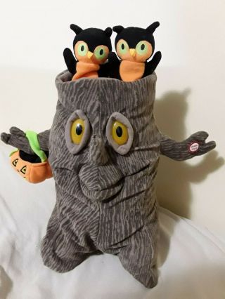 Hallmark Halloween Spooky Tree Owl Plush Animated Sings Light Addams Family Tune