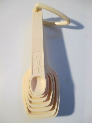 Vintage Tupperware 1272 - 3 7 Nesting Measuring Spoons Keeper Ring