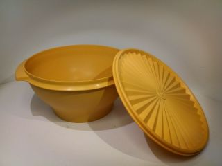 Large Vintage TUPPERWARE servalier bowl 880 - 6.  Harvest gold. 2