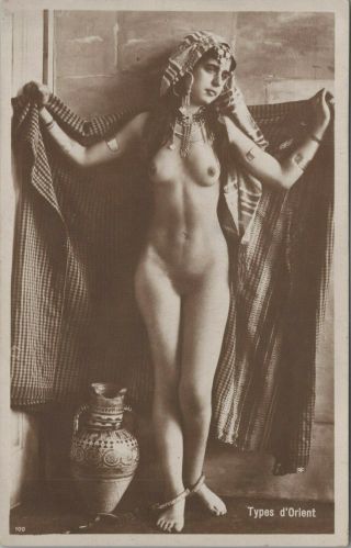 (fn220) Vintage Postcard,  Rppc,  Nude Woman,  Types D 