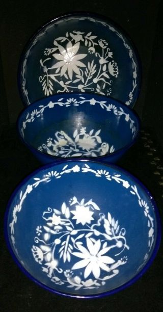 Vintage Old Set 3 Blue & White Floral Painted Enamel Metal Nesting Mixing Bowls