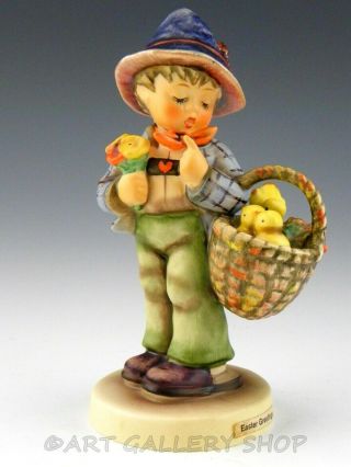 Hummel Goebel Figurine 5 " Easter Greetings Boy With Basket Of Chicks 378