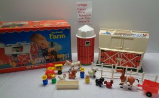 Vintage Fisher Price Little People 915 Farm People Accessories & Box 2