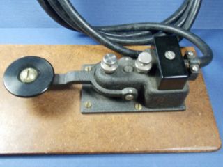 Vintage U.  S.  Navy Telegraph Key - " Flame Proof " Cmi - 26003a - W/ Cord Naf 1136 - 1