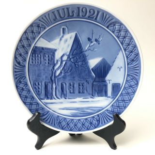 Royal Copenhagen Jul 1921 Blue And White Christmas Collector Plate