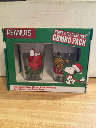 Peanuts Set Of 2 Christmas 16oz Pint Glasses And Snoopy Ice Cube Tray
