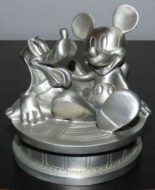 Walt Disney Mickey Mouse Pluto 1998 Disneyana Convention Pewter Figurine,  Pin