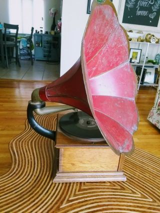 1901 - 1908 Antique Circa Standard Talking Machine Phonograph.  Great