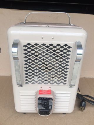 Vintage Titan Electric Milkhouse Heater T - 760b1 Portable 1320w/1500w Metal Usa