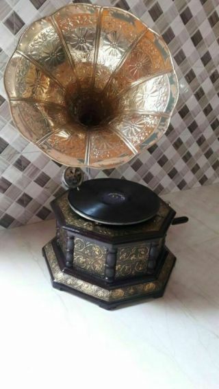 Vintage Fully Octagonal Gramophone With Brass Crafted Horn And Base Item