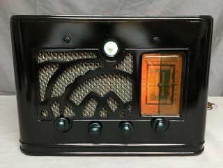 , 1935 Rare Ebony Halson Art Deco Vacuum Tube Radio