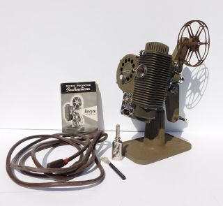 Vintage 1940s Revere 8 Mm Movie Projector Model P 66 Box