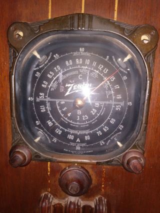 1937 Zenith 6s152 Console Radio,  Tube,  Lights Up When Plug It In.