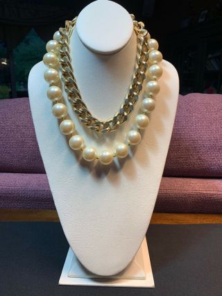 Vintage Betsey Johnson Large White Pearl Heavy Gold Chain Runway Necklace 20”