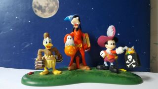 Dept 56 Snow Village Halloween Disney Showcase Happy Haunting Mickey,  Goofy