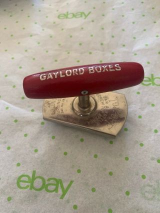 Vintage Gaylord Boxes Edlund Co.  Inc.  Top Off Bottle Jar Opener Red Wood Handle