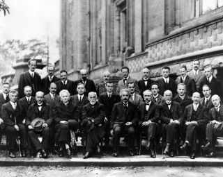 Einstein Attends 1927 Solvay Conference On Quantum Mechanics 8x10 Photo (aa - 098)