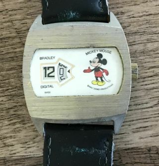 Orig 1970s Mickey Mouse Jump Hour Bradley Digital Mechanical Watch Non