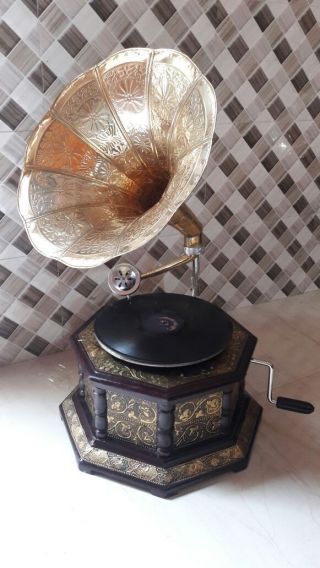 Best Vintage Fully Octagonal Gramophone With Brass Crafted Horn And Base