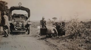 1928 B/w Photograph.  Car With Radiator Removed On Veld / Rhodesia/ Africa 54