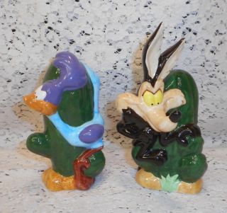 Looney Tunes Road Runner And Wiley Coyote Salt And Pepper Shaker