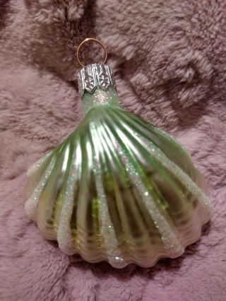 Green Scallop 9750 Patricia Breen A Walk On The Beach Glass Christmas Ornament