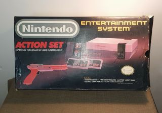 Vintage 1987 Nes Nintendo Console W/ Box,  Gun,  Games,  Etc.