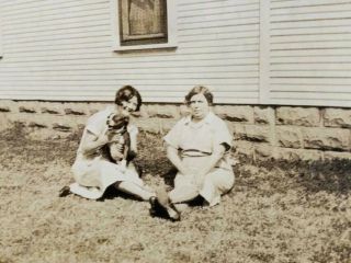 Antique Snapshot Photo 1920s 2 Young Flapper Women Boston Terrier Dog Tulsa Ok
