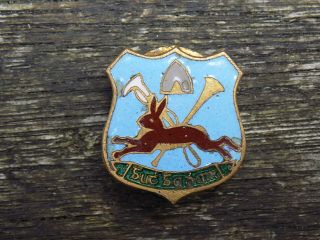 Vintage Unknown Hunting Or Hare Coursing Enamel Badge - Irish?