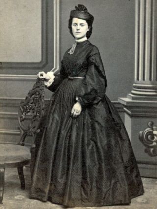 Civil War Cdv Fine Lady By William H Rhoads Of Philadelphia