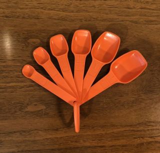 Vintage Tupperware Measuring Spoons Set Of 6 With Ring Orange Tsp Tbsp