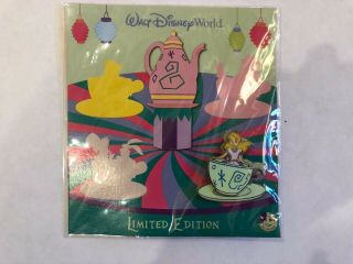 Disney Pass Holder Pin Alice In Wonderland Le