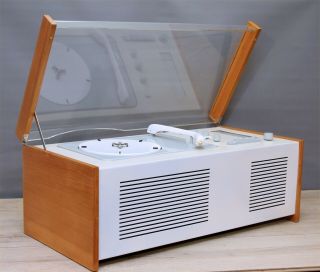 Restored Braun Sk5 Record Player Design D.  Rams Tube Radio Turntable Snow White
