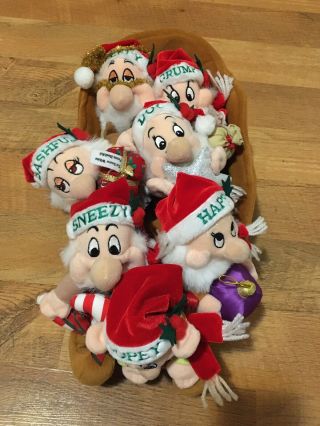 Snow White 7 Seven Dwarfs Plush Disney Christmas Plush Santas Sleigh Sled Beanie