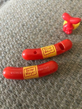 Vintage 1960s Oscar Mayer Weiner Ring And Hot Dog Whistles (2)